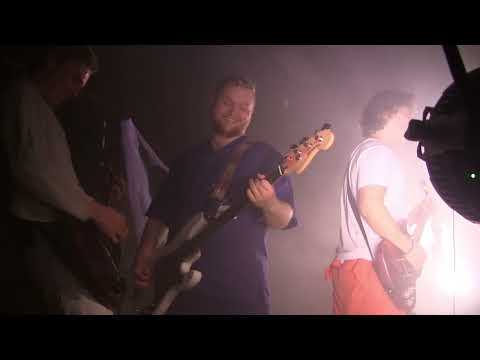 Barrikade på halloweenkonsert 31.10.23