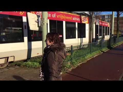 Randstadrail aan het arnold spoelplein te den haag