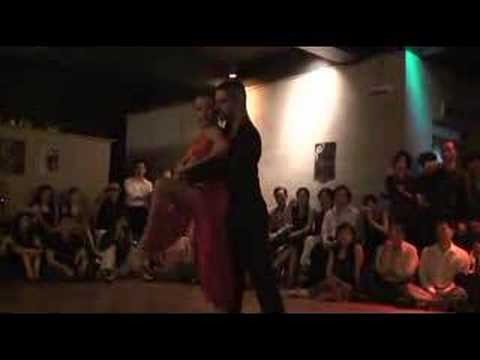  Andrea Misse  and  Javier Rodriguez  are  dancing  to  the  tango  "  A Evaristo Carriego  "