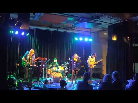 Jiřina Lysáková - Jiřina Lysáková - Skrytá moře (LIVE, 7.ročník "I hudba může pomo