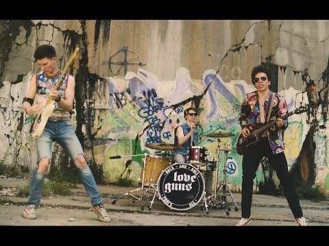 LOVE GUNS - Mala norost