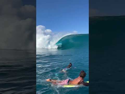 Is this the most perfect wave you’ve ever seen? #surfing #bigwaves #ocean #waves #teahupoo