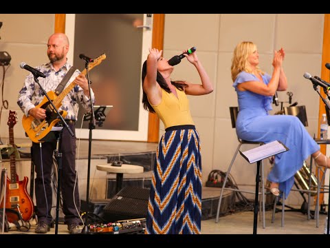 Matilda Schough i Gräsänkans Blues (Gräsänkling Blues)