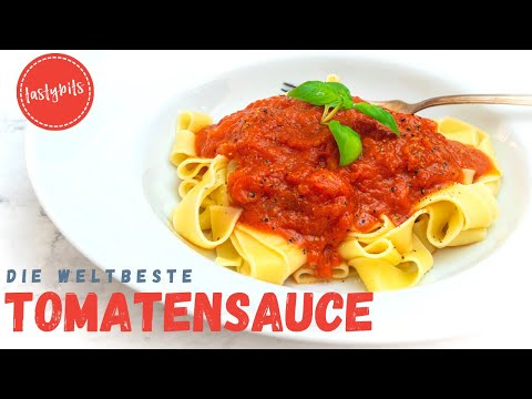 The BEST tomato sauce (recipe) - made with just 5 ingredients!