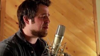 Lee DeWyze Performs "Stone" Live in the Studio In Los Angeles