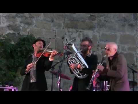 Santa Macairo Orkestar - Estivales de Saône 2012 ( Bougey 70 )