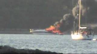 preview picture of video 'Boat on fire, Hvar, Jelsa, 24.6.2010'