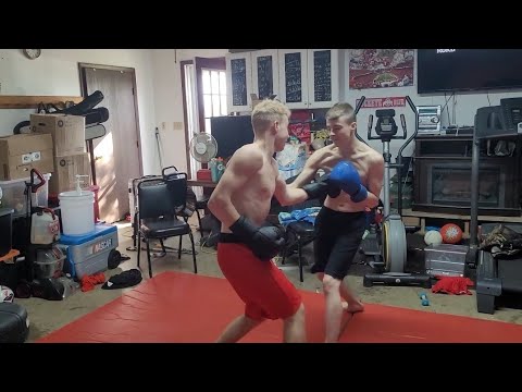 Tim vs. Tony Body Boxing