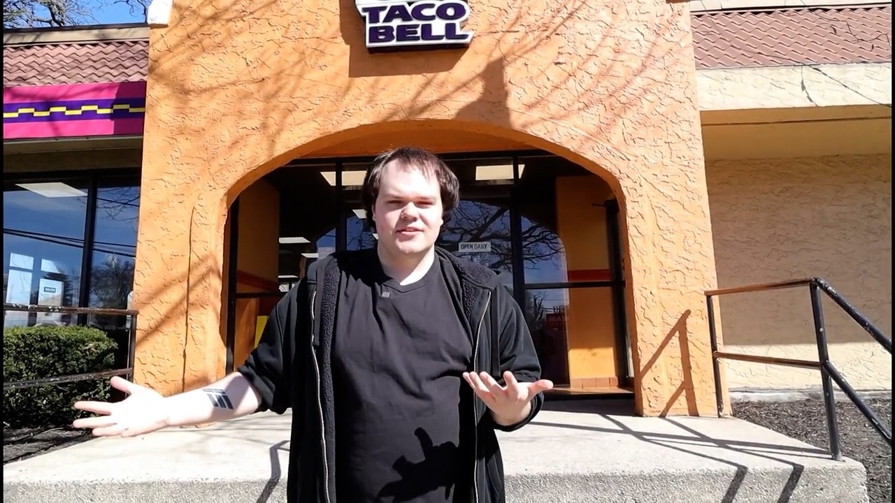 Miniature de la vidéo A Last Look at the Glen Cove Taco Bell - Media Festival Version du film A Last Look at the Glen Cove Taco Bell