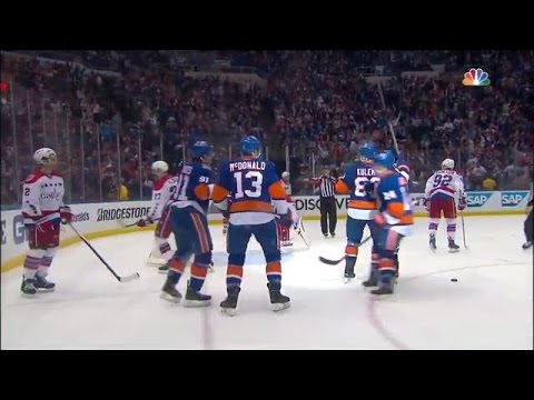 Tavares takes hit to help set up Kulemin