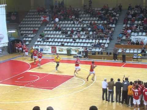 Octavio 23 - Cangas 28 Salida de los equipos