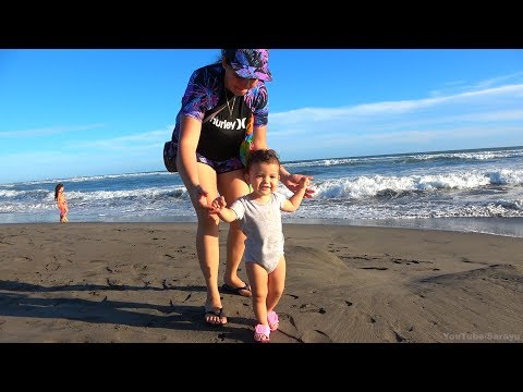 SARAYU CAMINANDO EN LA PLAYA | MY BABY WALKING AT THE BEACH