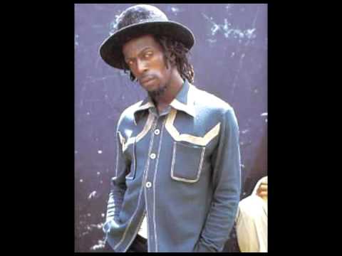 Gregory Isaacs, Freddie Mcgregor, Ninjaman - John Law (12" mix)