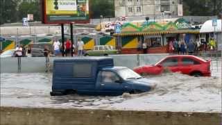 preview picture of video 'Сумы, ливень, потоп 16 июля 2012 / Ukraine, Sumy, flood shower 16 July 2012'