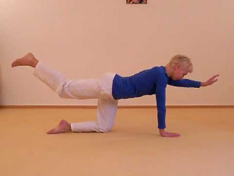 Diagonale Katze - Yoga Übung für einen starken Rücken
