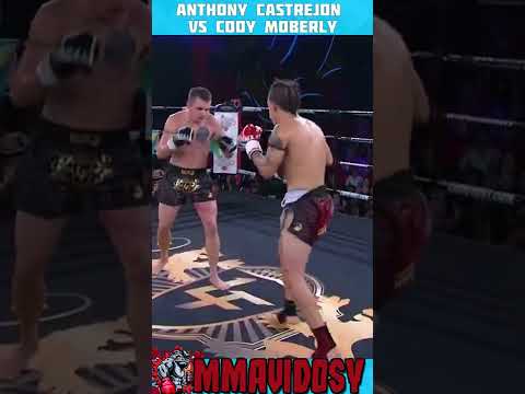 Отсушил ногу Lion Fight 32 - Anthony Castrejon vs Cody Moberly #shorts #muaythai #lionfight