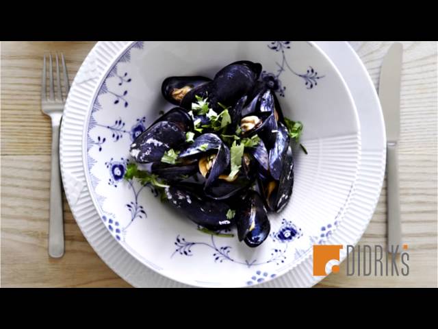 Vídeo relacionado con Royal Copenhagen Blue Elements 1017050 - Cuenco ovalado (porcelana, 23 x 15,5 x 4 cm), color azul y blanco
