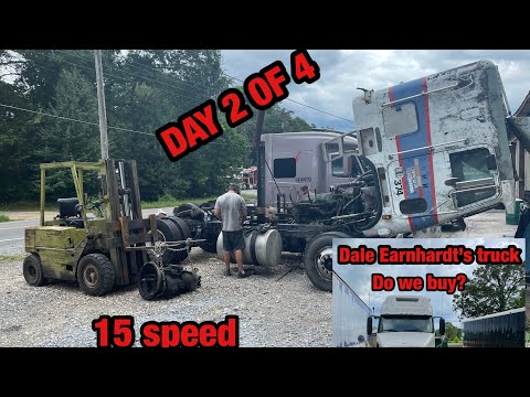 CABOVER GETS A 15 SPEED AND A NEW CLUTCH...BIG ISSUES FOUND ON THE W900 KENWORTH!!!!
