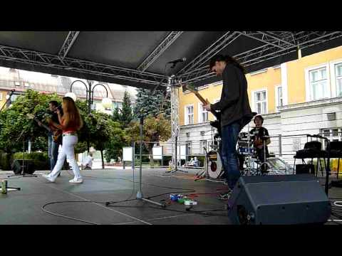 Ex-Tend - Nepřestávej (live)