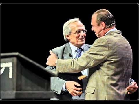(1) Laudatio Georg Schramm für Dieter Hildebrandt - Salzburger Stier 2011