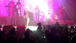 Mary Mary perform Walking &amp; Something Big -Still Something Big Tour, LIVE in NYC, MSG.MP4