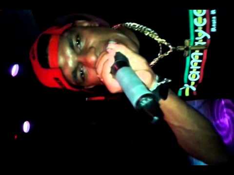 MC ELTON SP AO VIVO ESPAÇO NOBRE BAR