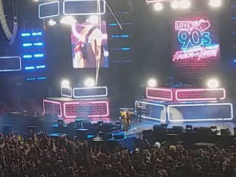 Love the 90's Wizink Center Madrid 12.05.2018 - Double Vision " knockin' "