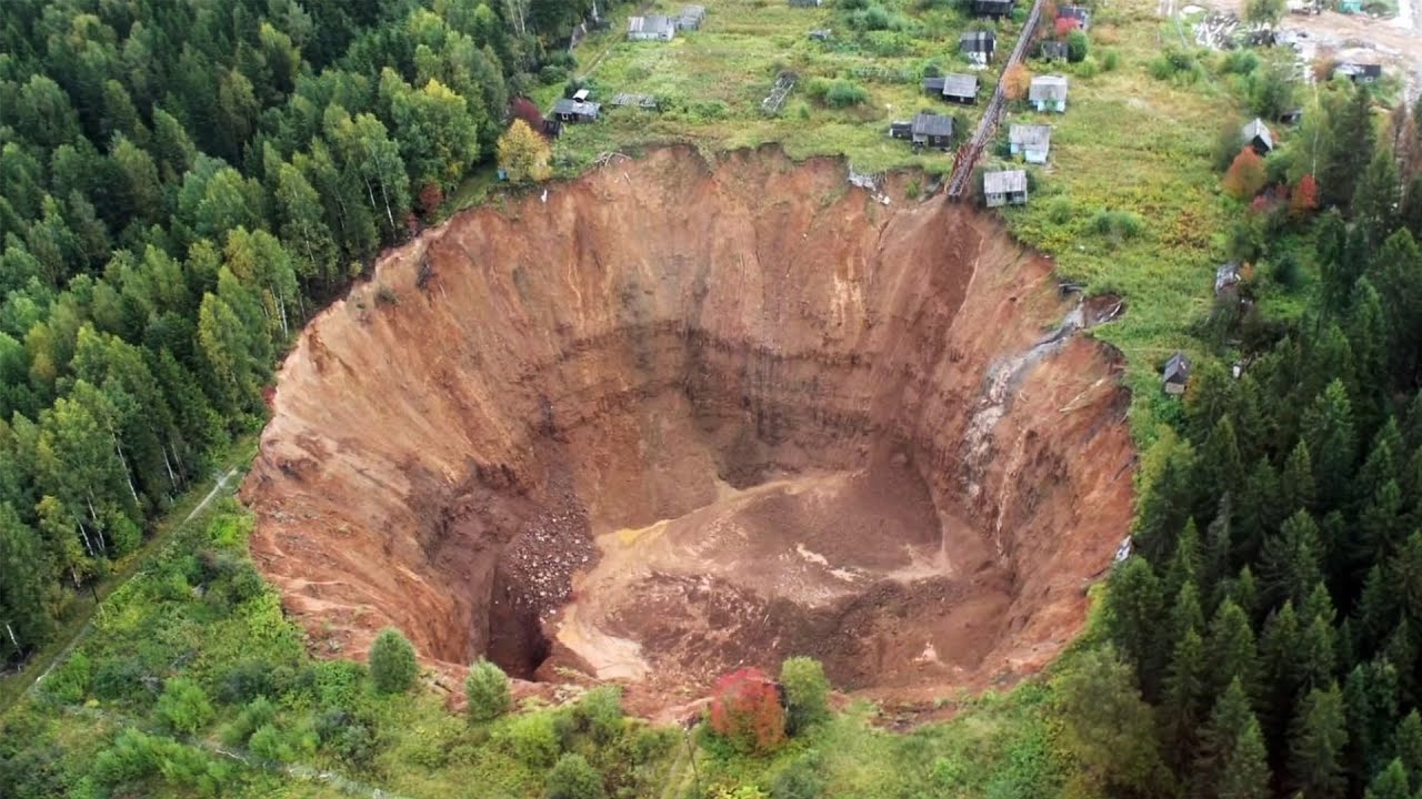 15 Incredible Sinkholes Found in the Earth