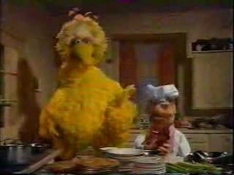 Swedish Chef making Christmas dinner (with Big Bird)