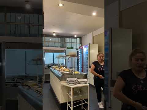 Essen mit Preis pro Kilo im Stadtzentrum von Córdoba Capital, Argentinien