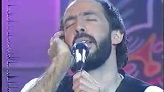 JUAN LUIS GUERRA Y 4.40:  &#39;Coronita de flores&#39; (1.993)