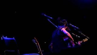 Kasey Chambers &amp; Shane Nicholson - Woe is Mine (live)