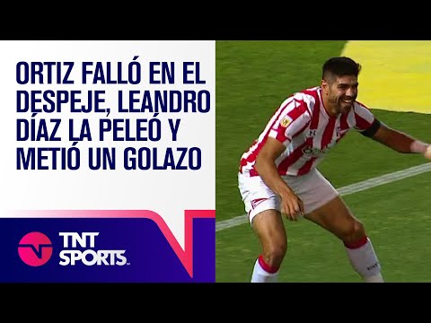 ¡INCREIBLE! 😲 ORTÍZ FALLÓ EL DESPEJE, LEANDRO DÍAZ LA PELEÓ Y METIÓ UN GOLAZO ⚽