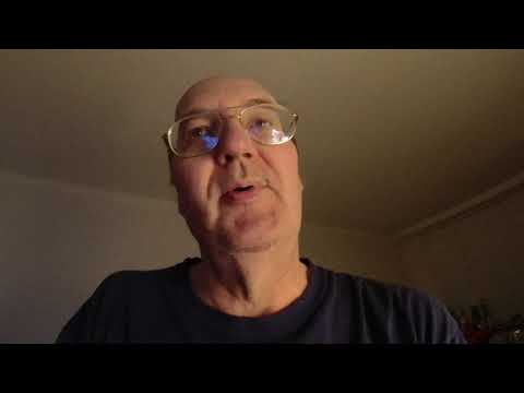 MongoTV_9732 - Spiser SKÅL SLIK Med Glas Cola Sent Fredag Aften