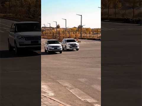 Range Rover vs Toyota Land Cruiser #landrover #rangerover #toyota #landcrusier  #car #shorts