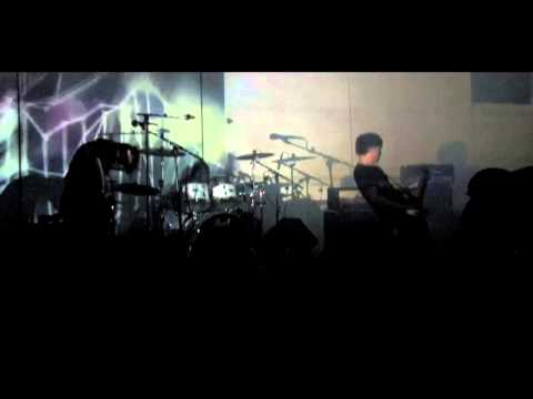 『AN INDUSTRIAL PRODUCT』 ampcharwar live Musikzimmer Duesseldorf