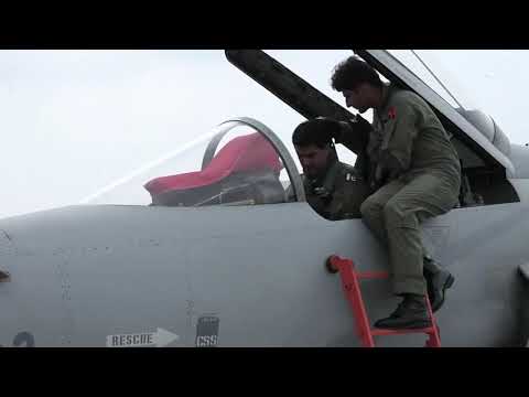 Pakistani JF-17 THUNDER over Paris COCKPIT GOPRO