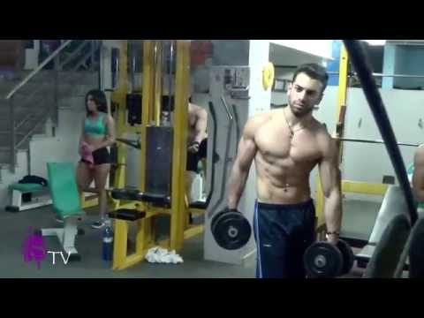 Entrenamiento en el Gym Mejoramiento Físico de Gáldar