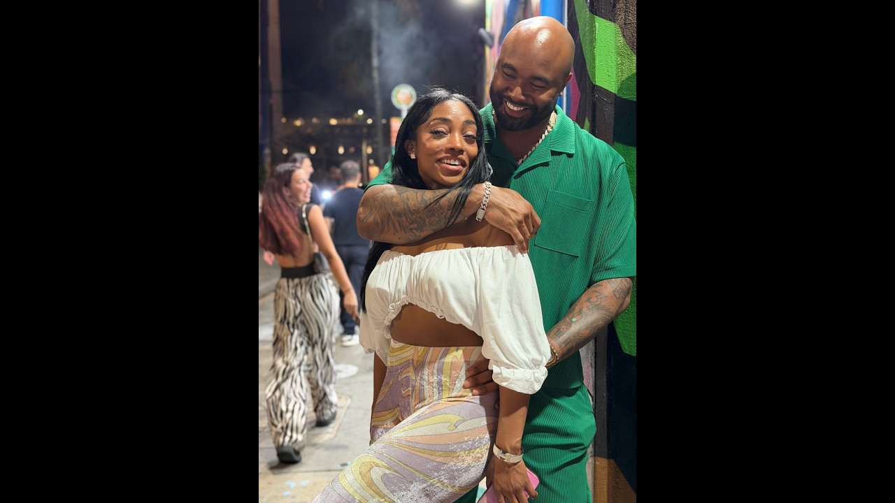 When Domini gives Mike a yelp review on their love trip!