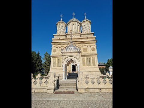 Curtea de Argeș•Mănăstirea; Palatul Episcopal•Parcul Fântâna lui Manole °gara CFRceramică glazurată