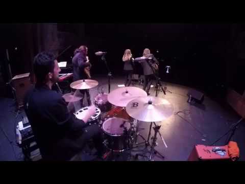 Q & The Moonstones-Chalk and cheese ,Rafa Rabal drumcam (Gran teatro de Huelva)