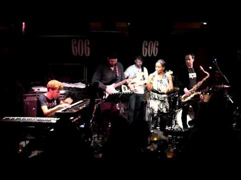 Nothing's Gonna Take You Away / So Naughty - Chaka Khan (CH Groove Night)