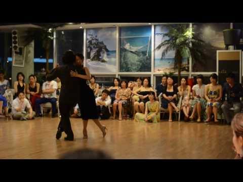 2013 Busan Beach Millonga with Hung-Yut Chen y Hwayi (1)