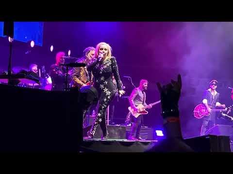 Loquillo y Alaska Rey Glam Madrid 24/10/2025 Movistar arena 