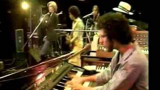 06 Gino (Hall And Oates)