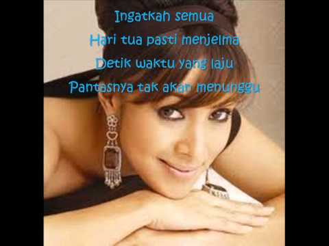 Fauziah Latiff - Tua mengejar kita