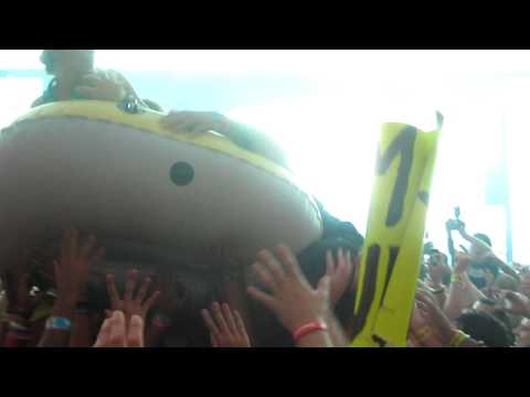 Electric Zoo 2012 - Steve Aoki's Raft Nearly Sinks