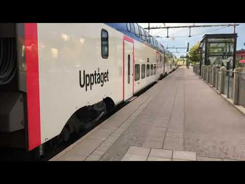Getting on the train (Upptåget) in Gävle Central before departing