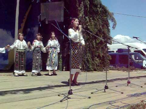 Andreea Catalina Tuca -13 ani.Hai romani de peste sate