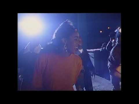 Beatmasters featuring Merlin - Who's In The House (Video)